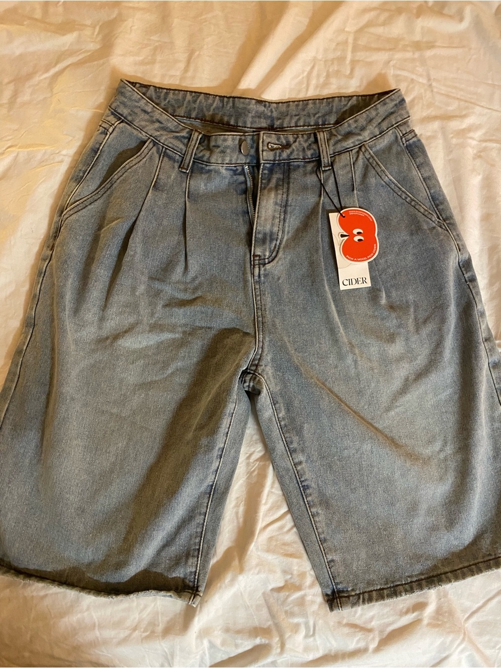 Cider Light Blue Denim Bermuda jorts size m